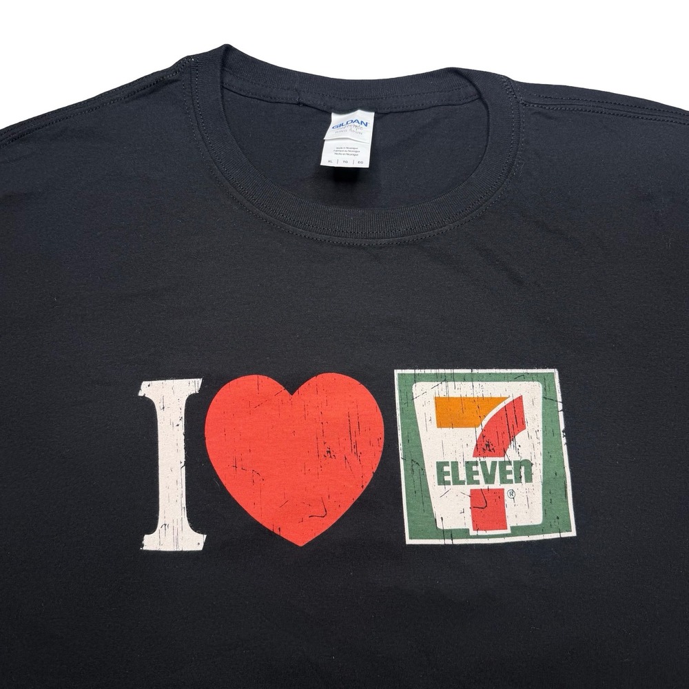 711 store shirt